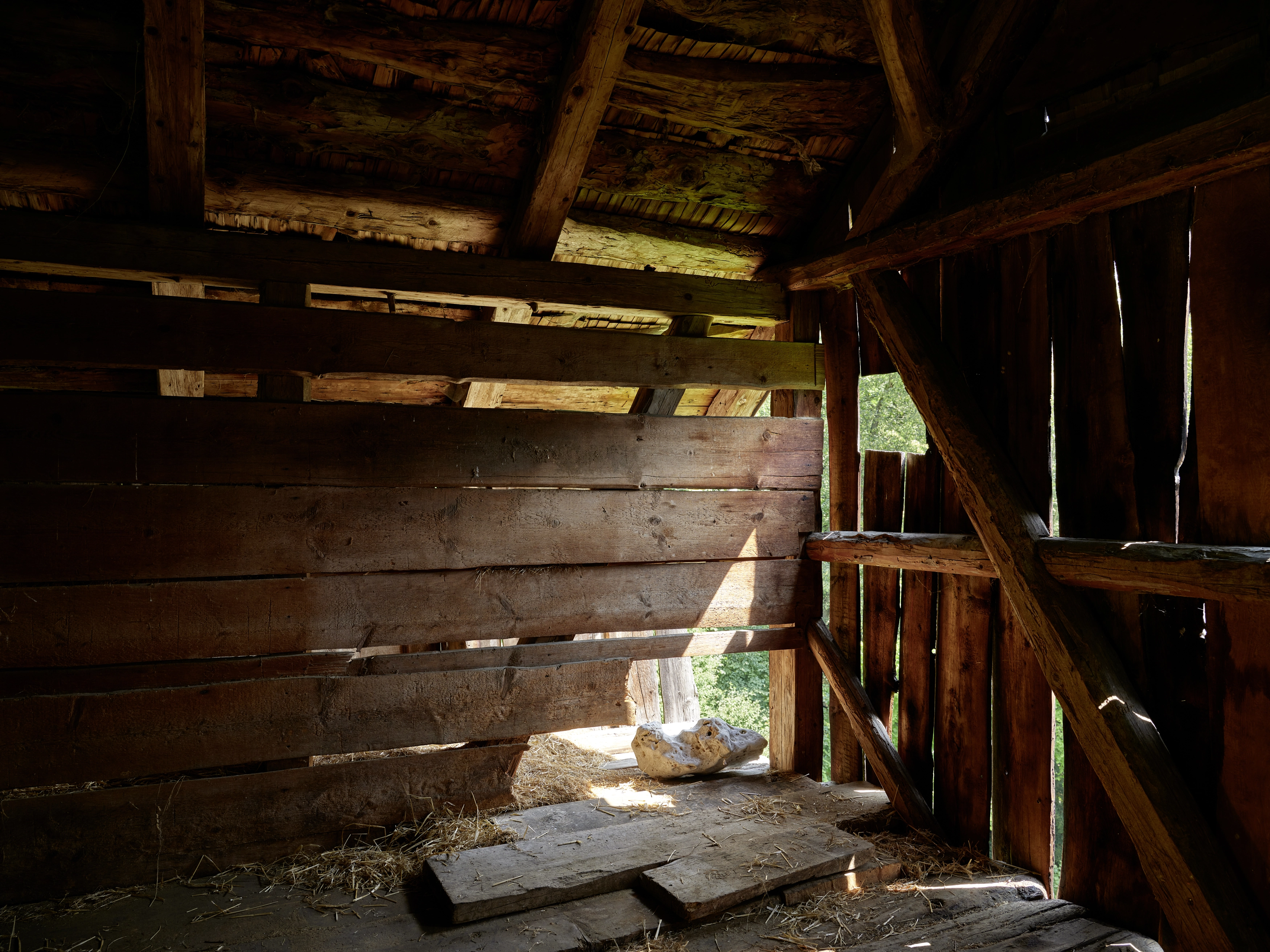 Maria Loboda – An exhausted Dr. John Dee enjoys the view towards the lake, 2021 – Photo: David Aebi
